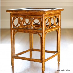 Moderne Maru End Table