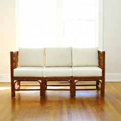 Moderne Maru Triple Settee